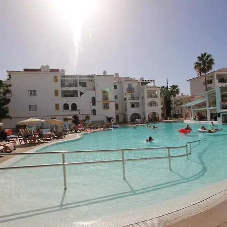 Sunset, Sea View, אדחה